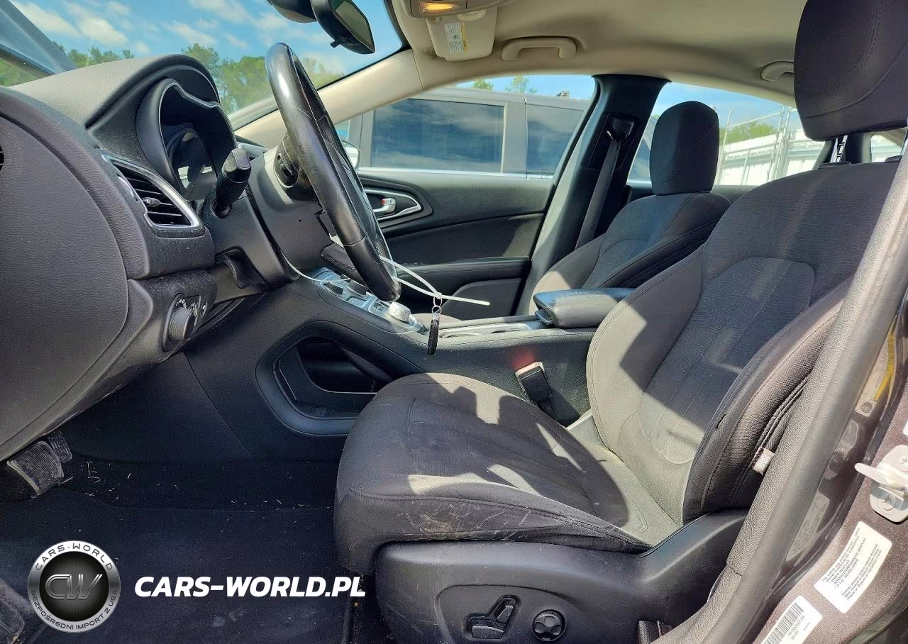2015 Chrysler 200 Limited VIN:1C3CCCAB1FN683932 - 7