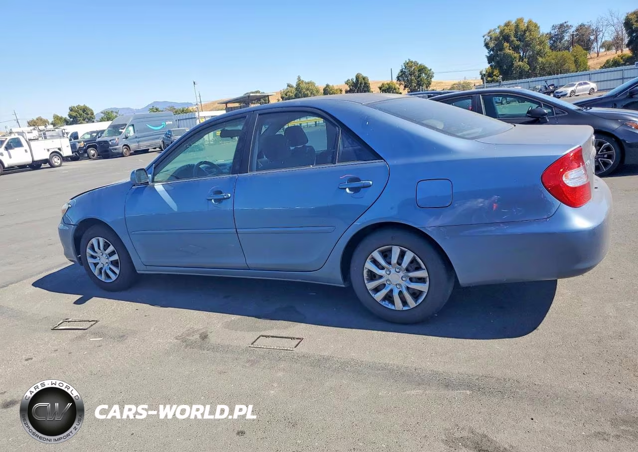 2002 Toyota Camry Le VIN:JTDBE32K020121995 - 2