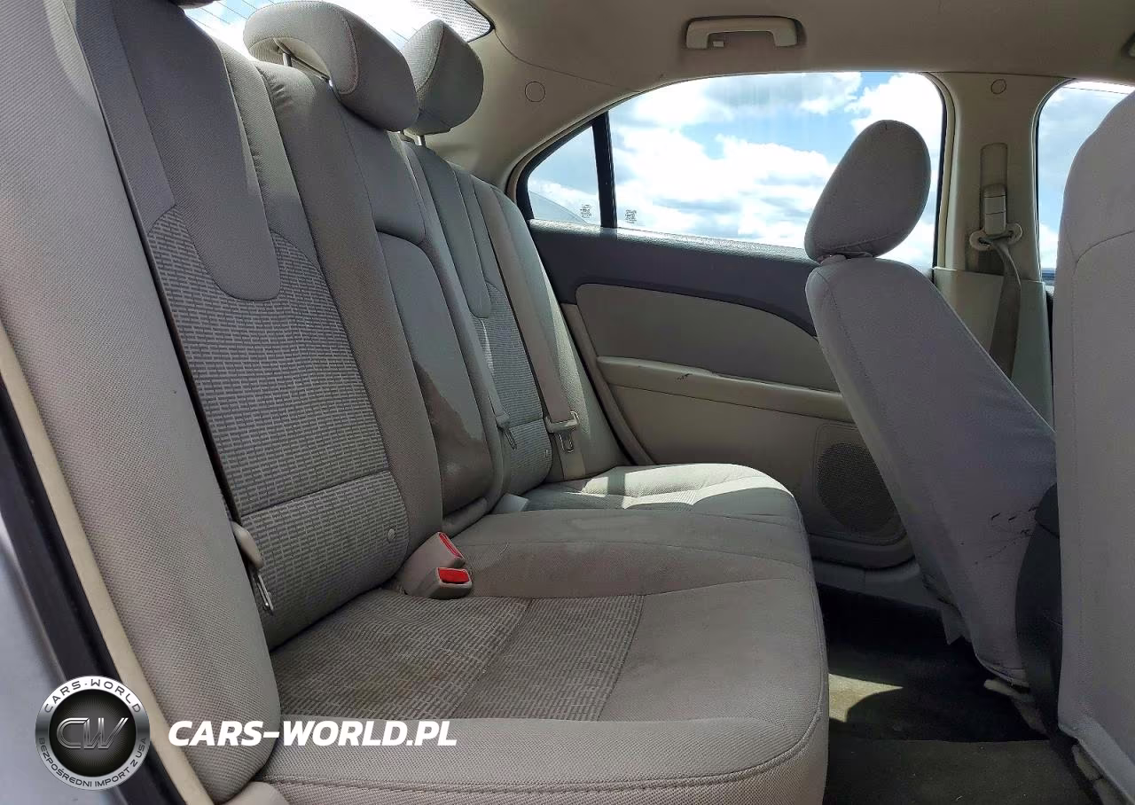 2011 Ford Fusion S VIN:3FAHP0GAXBR206822 - 10