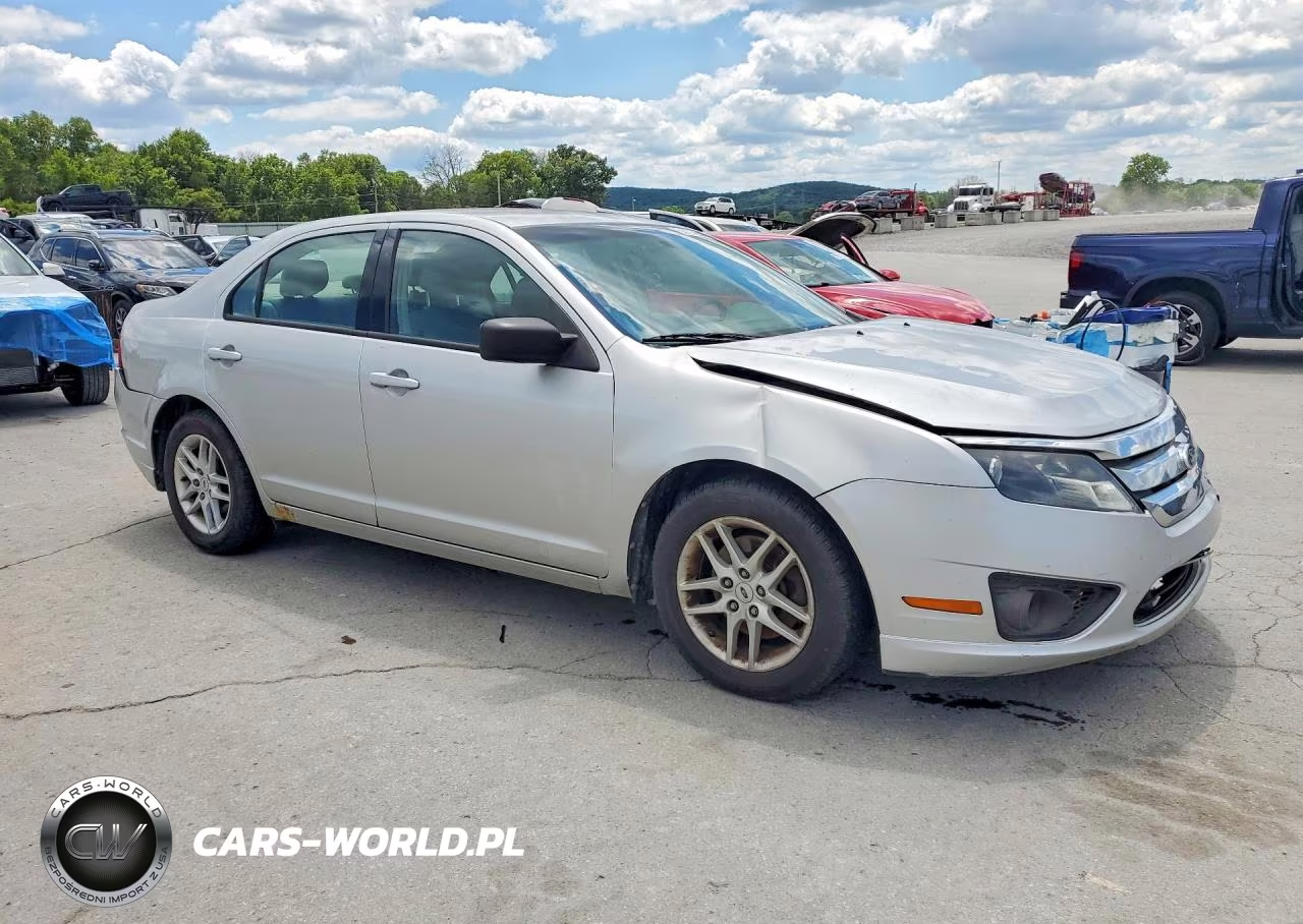 2011 Ford Fusion S VIN:3FAHP0GAXBR206822 - 4