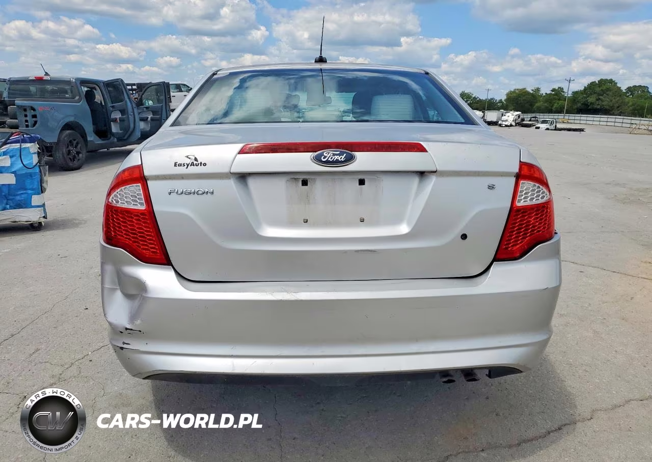 2011 Ford Fusion S VIN:3FAHP0GAXBR206822 - 6