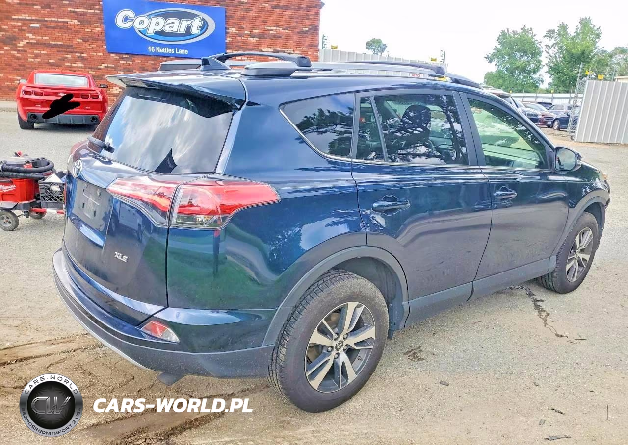 2018 Toyota Rav4 Xle VIN:JTMWFREVXJJ753192 - 3