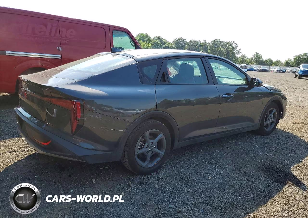2025 Kia K4 Lxs VIN:3KPFT4DE2SE118270 - 3