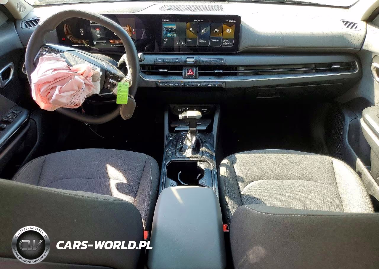 2025 Kia K4 Lxs VIN:3KPFT4DE2SE118270 - 8