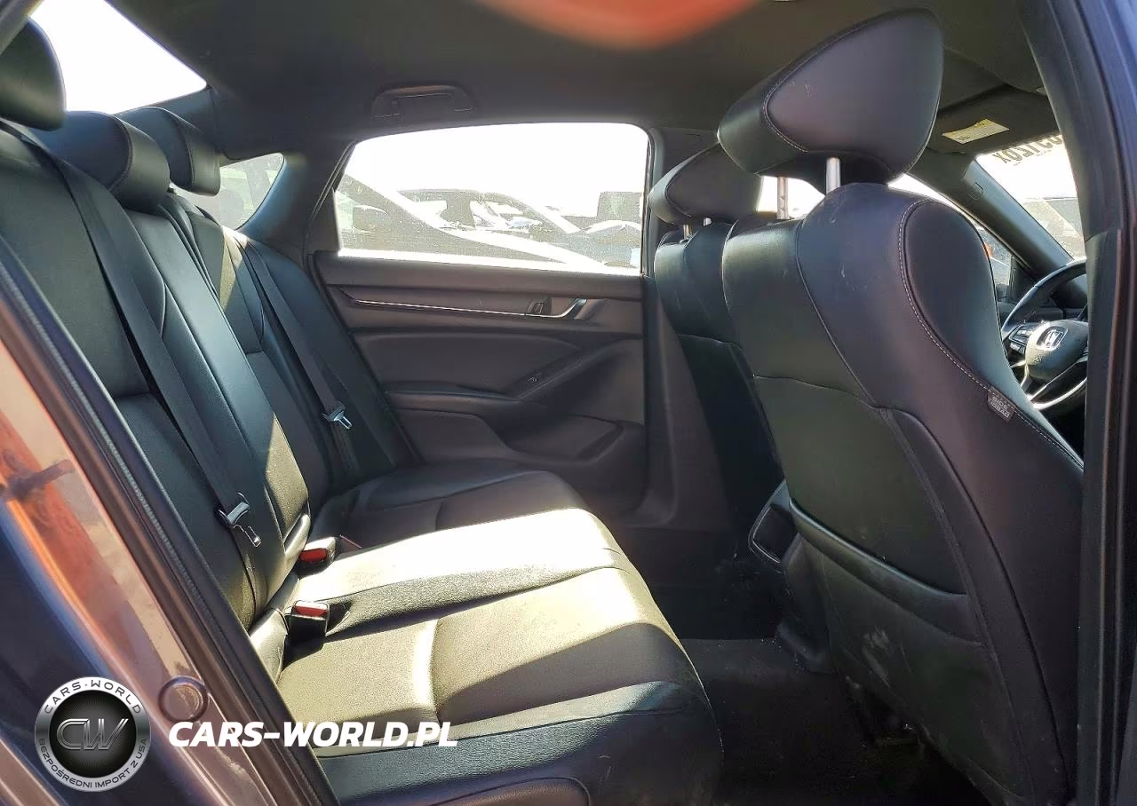 2018 Honda Accord Sport VIN:1HGCV1F30JA061397 - 10