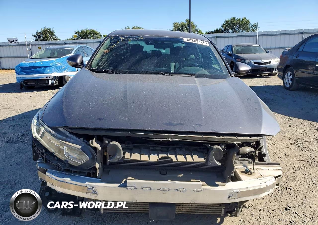 2018 Honda Accord Sport VIN:1HGCV1F30JA061397 - 5