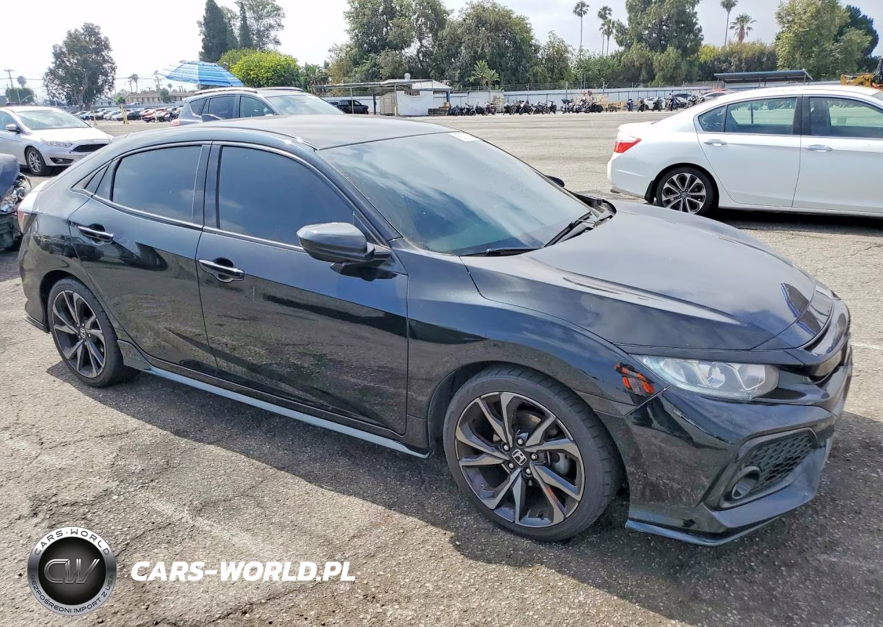2018 Honda Civic Sport VIN:SHHFK7H47JU401129 - 4
