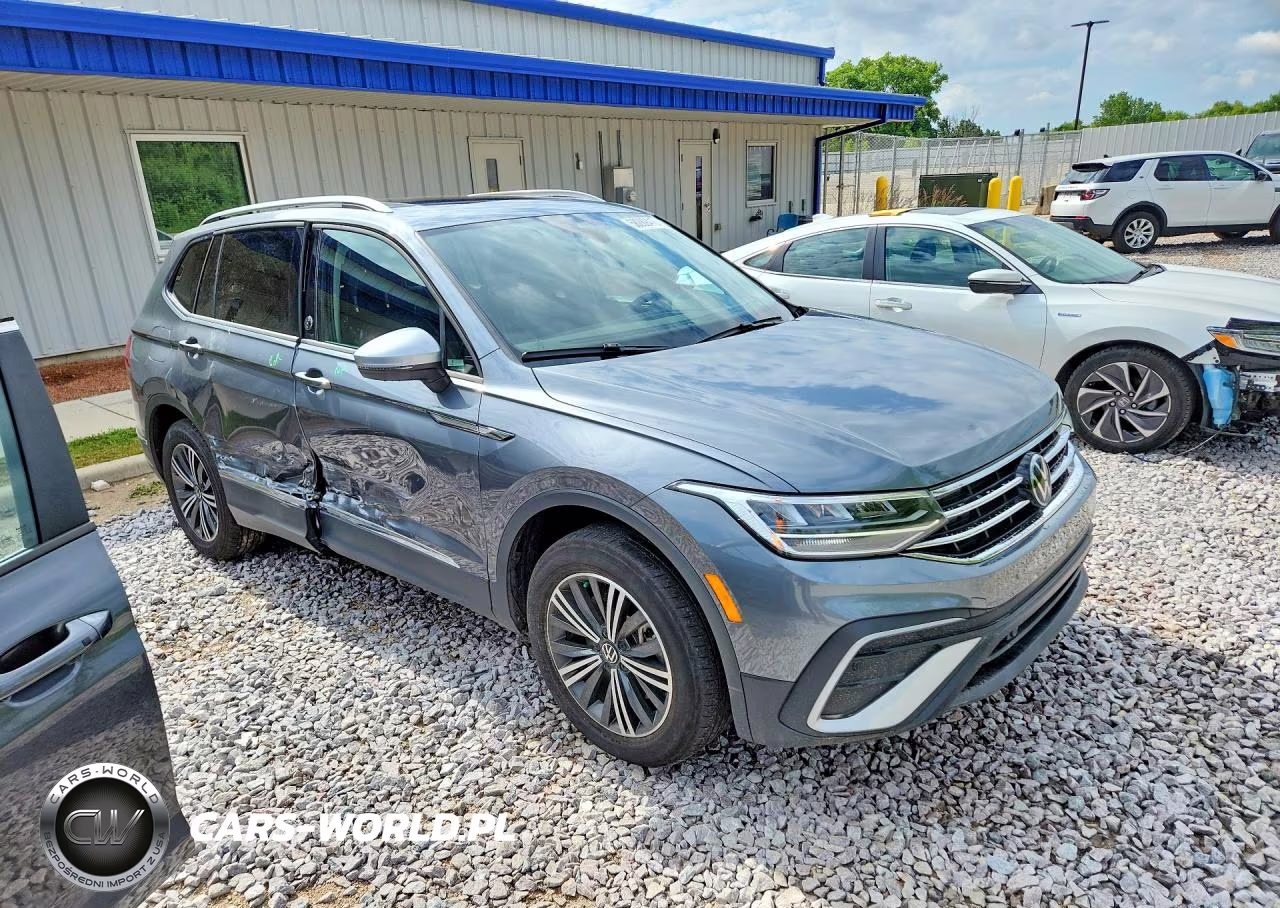 2024 Volkswagen Tiguan Wolfsburg VIN:3VVAB7AX6RM218913 - 4