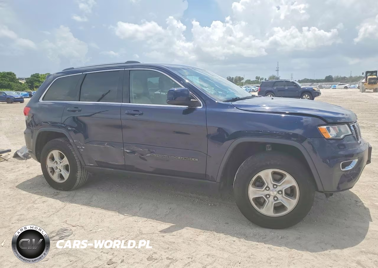 2017 Jeep Grand Cherokee Laredo VIN:1C4RJFAG9HC819425 - 4