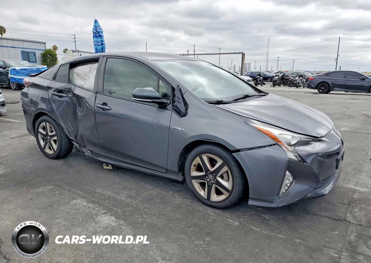 2017 Toyota Prius Three Touring VIN:JTDKARFUXH3532791 - 4