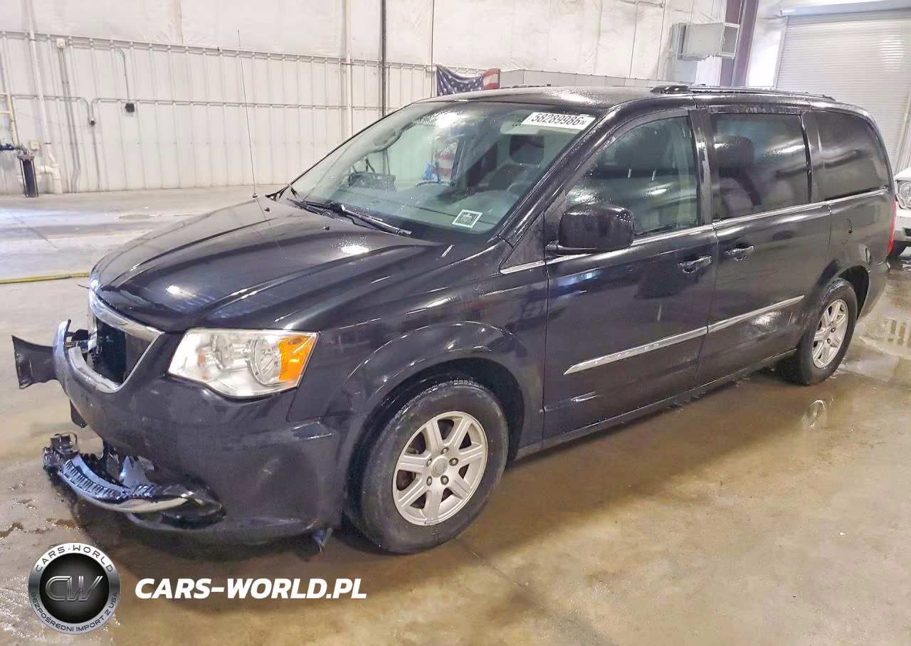 2012 Chrysler Town & Country Touring – zdjęcie 1 z 13
