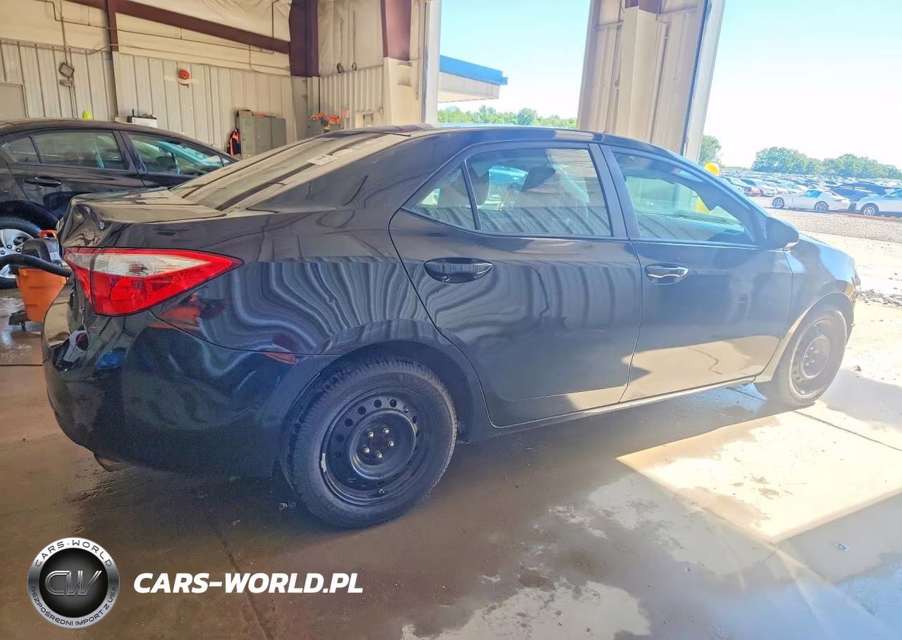 2015 Toyota Corolla Le VIN:2T1BURHE4FC259817 - 3
