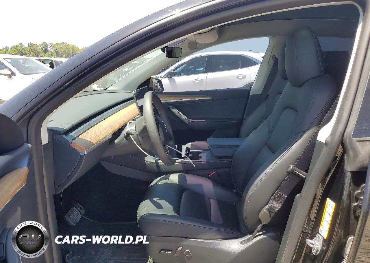 2024 Tesla Model Y VIN:7SAYGDED3RA305878 - 7