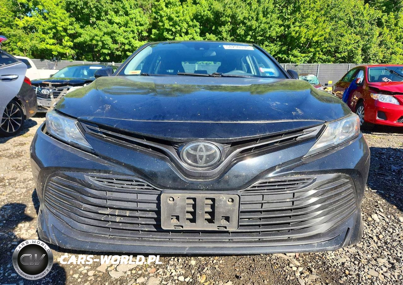 2019 Toyota Camry Le VIN:4T1B11HK5KU818056 - 5