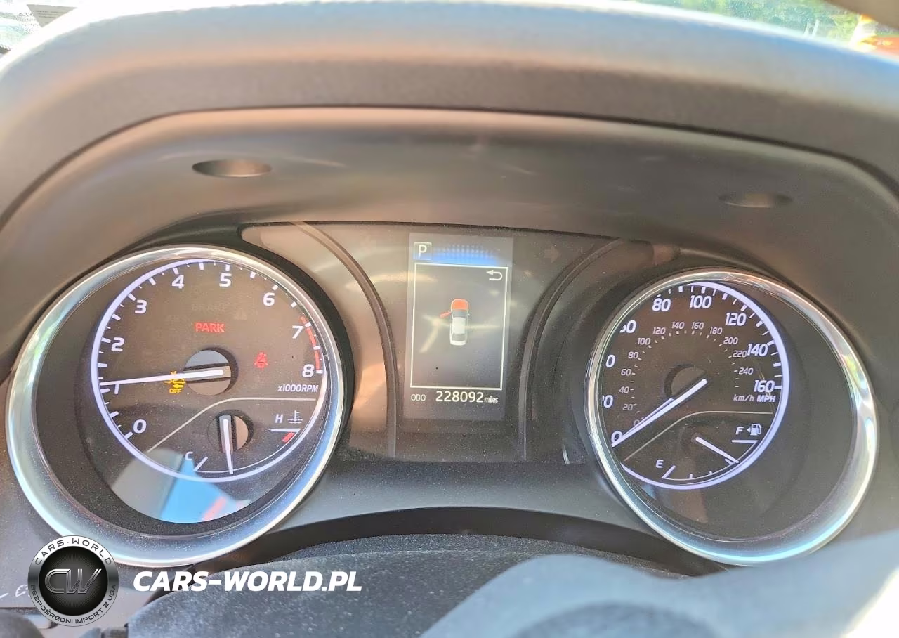 2019 Toyota Camry Le VIN:4T1B11HK5KU818056 - 9