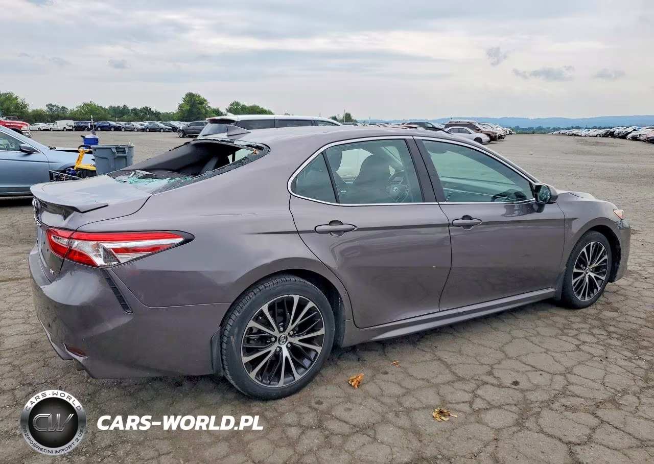2020 Toyota Camry Se VIN:4T1G11AK3LU892559 - 3