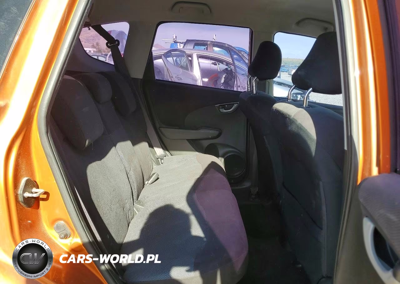 2011 Honda Fit Sport VIN:JHMGE8H67BC008300 - 10