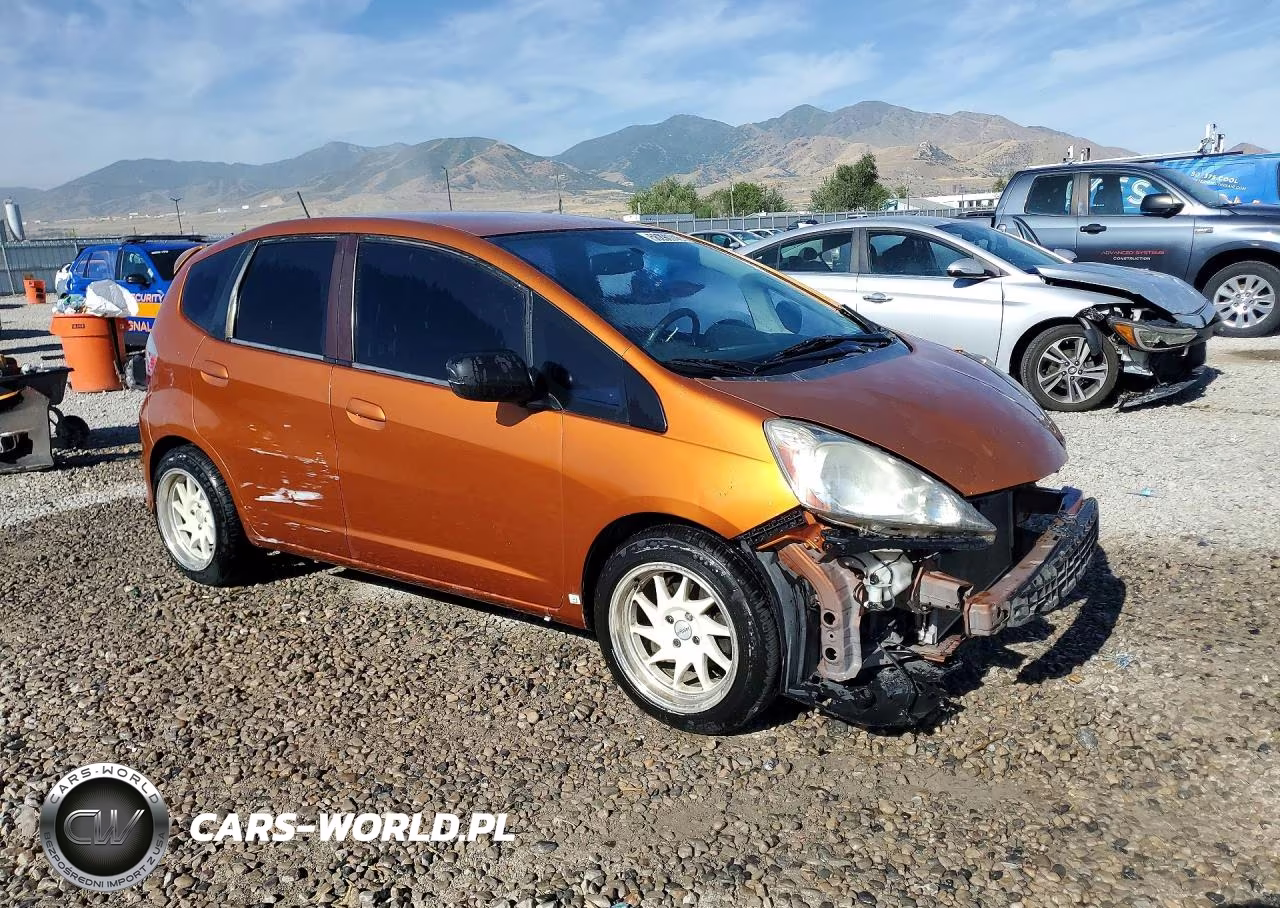 2011 Honda Fit Sport VIN:JHMGE8H67BC008300 - 4