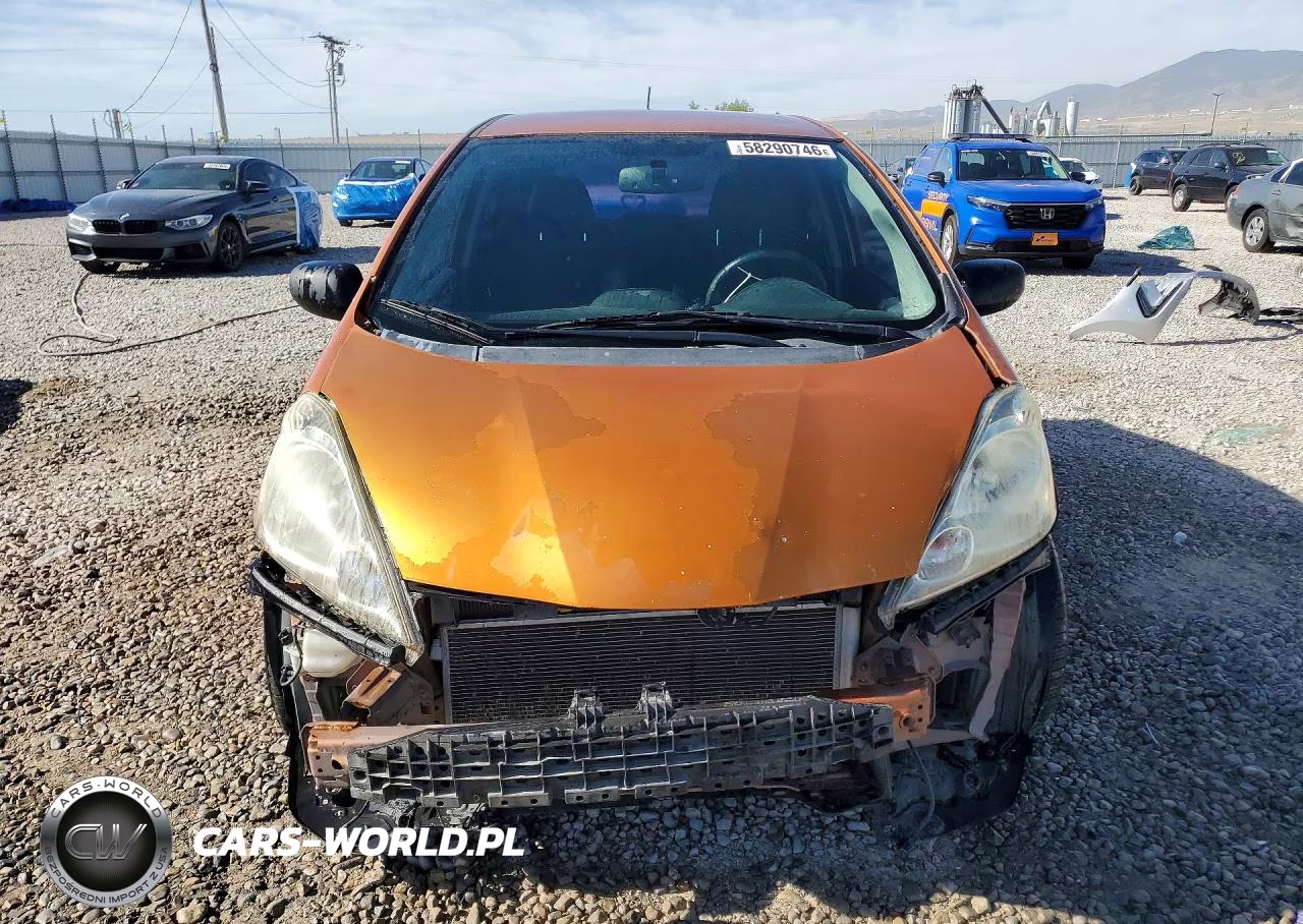 2011 Honda Fit Sport VIN:JHMGE8H67BC008300 - 5