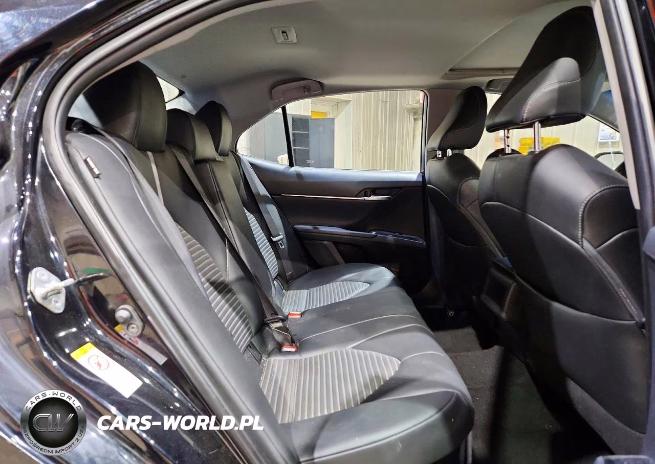 2018 Toyota Camry Hybrid Se VIN:4T1B21HK2JU002479 - 10