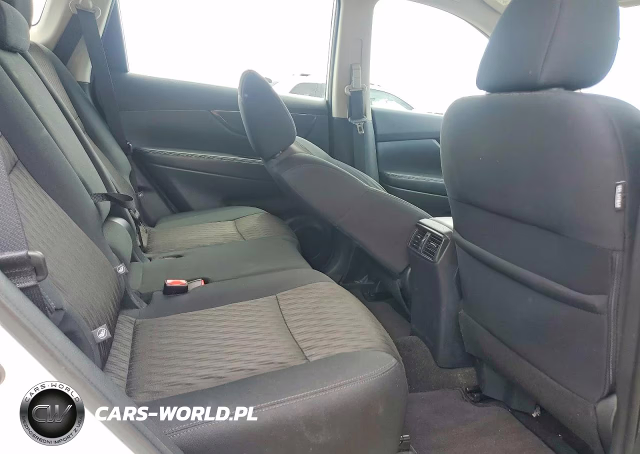 2018 Nissan Rogue S VIN:5N1AT2MT2JC773821 - 10