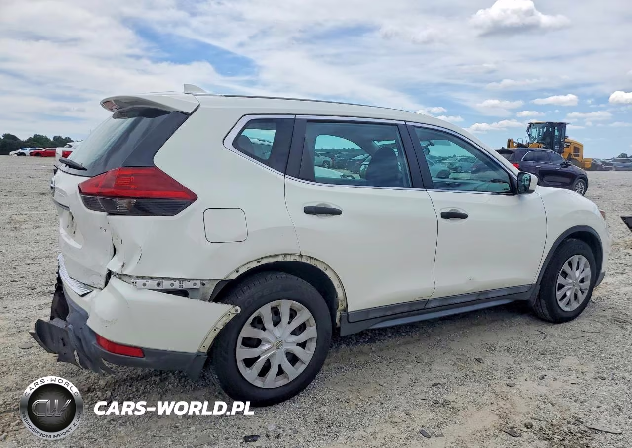 2018 Nissan Rogue S VIN:5N1AT2MT2JC773821 - 3