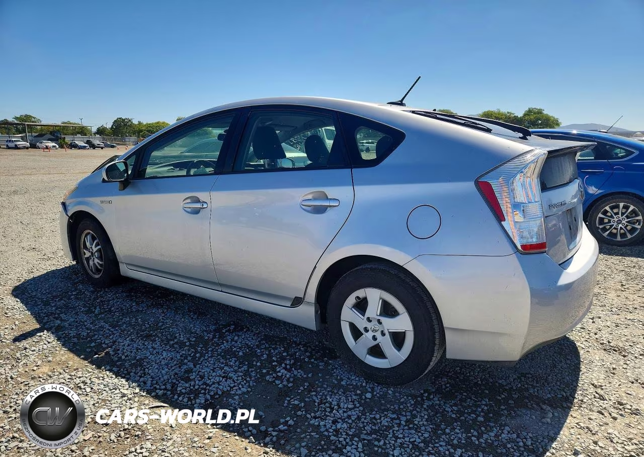 2011 Toyota Prius Three VIN:JTDKN3DU8B0318864 - 2