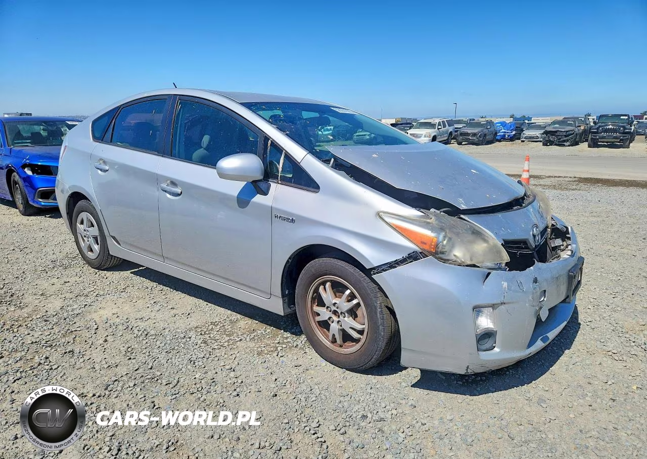 2011 Toyota Prius Three VIN:JTDKN3DU8B0318864 - 4