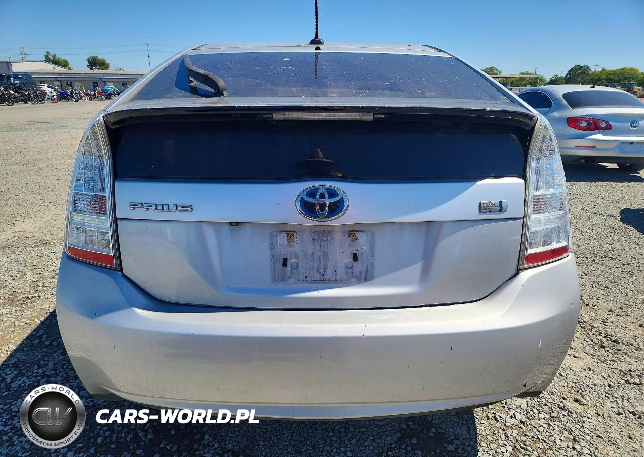 2011 Toyota Prius Three VIN:JTDKN3DU8B0318864 - 6