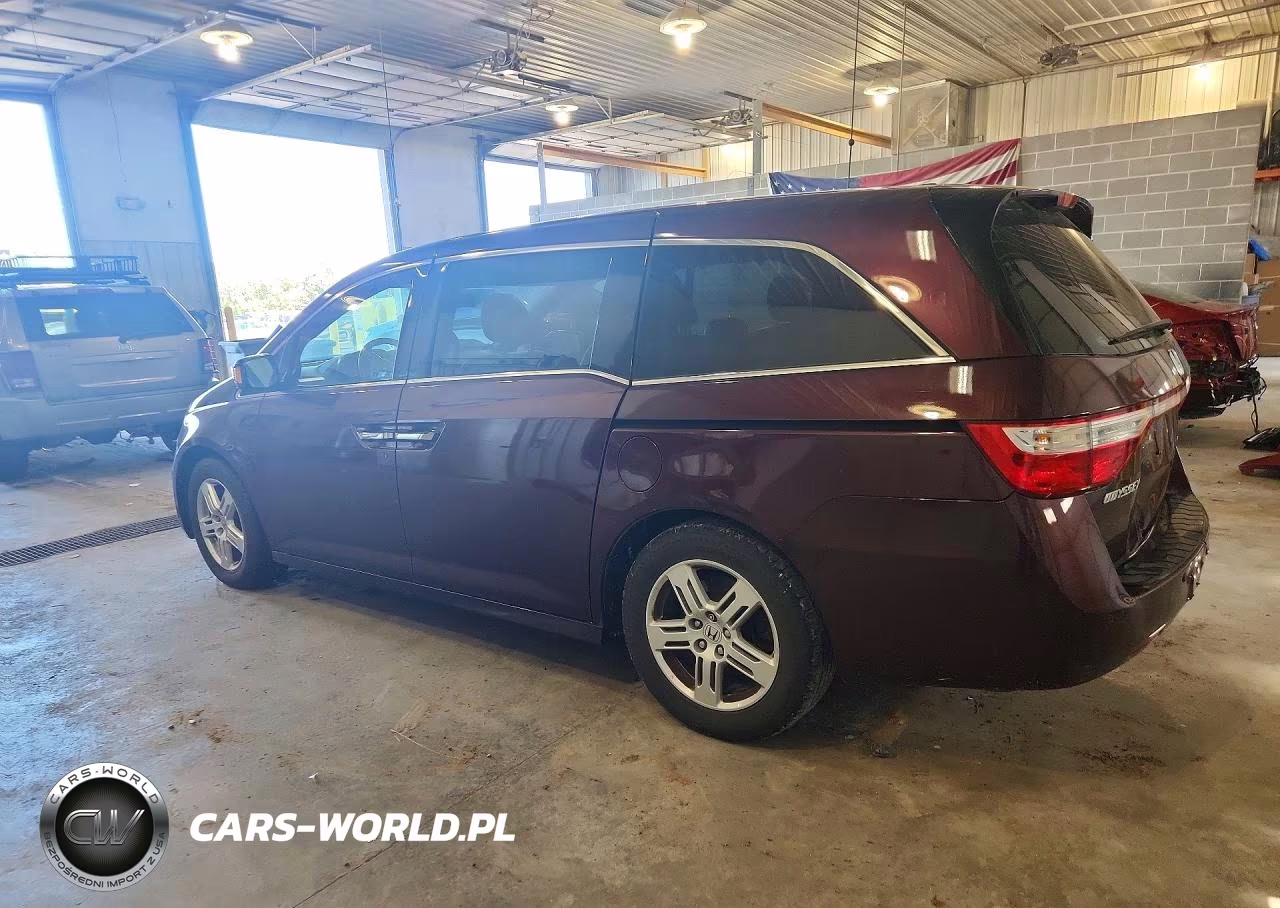 2013 Honda Odyssey Touring VIN:5FNRL5H96DB048740 - 2