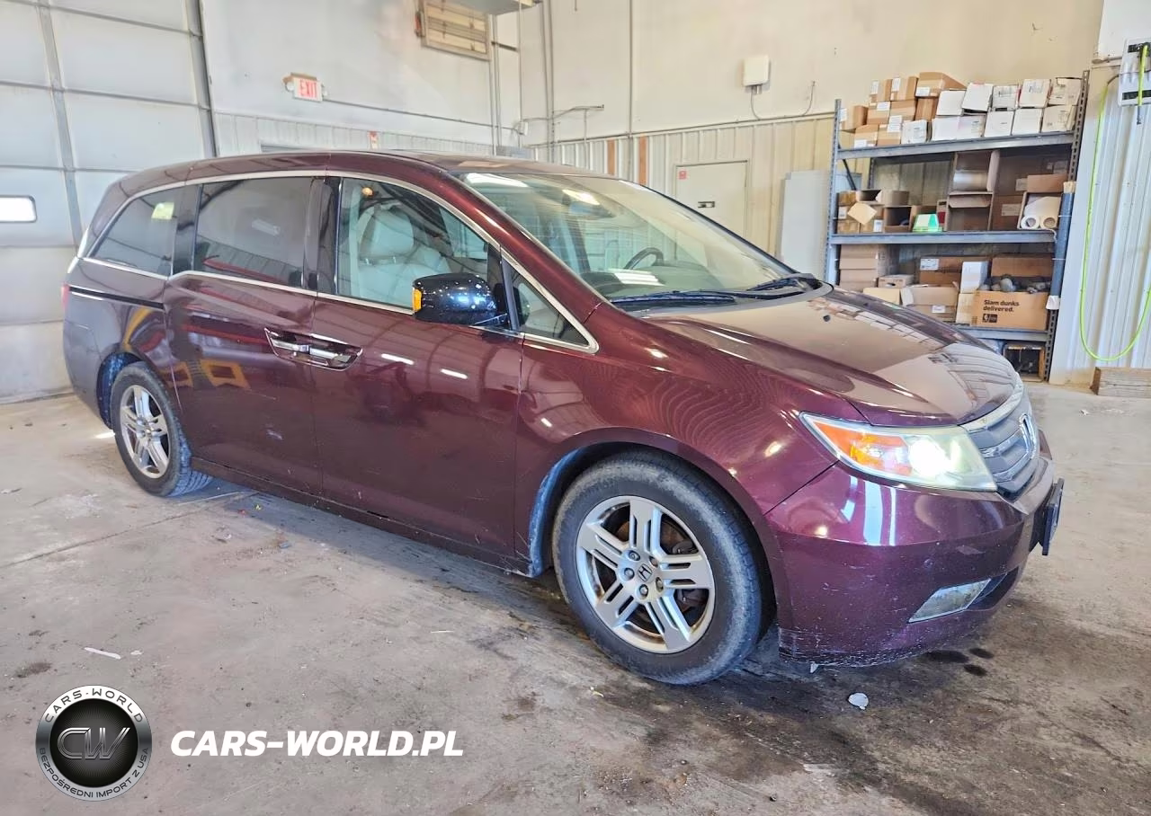 2013 Honda Odyssey Touring VIN:5FNRL5H96DB048740 - 4