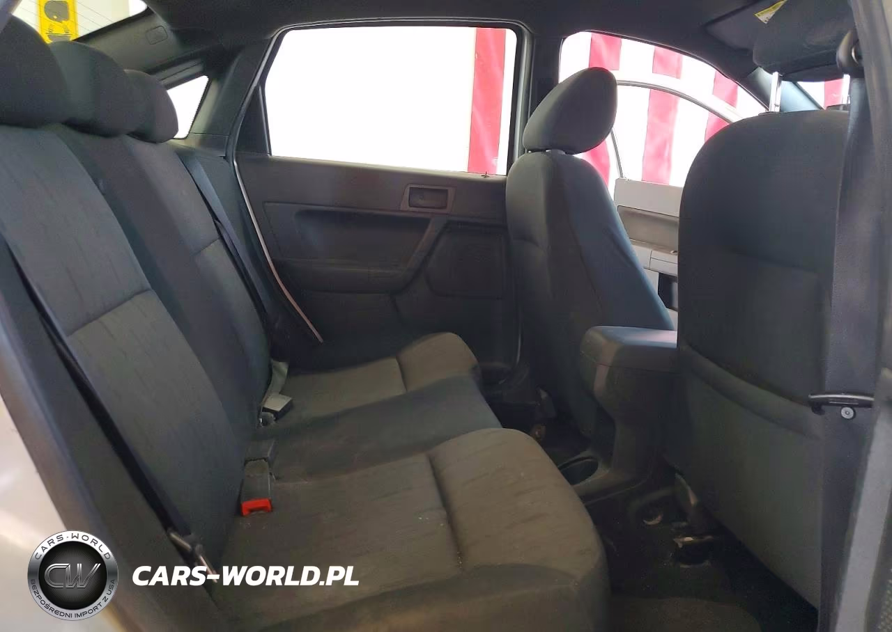 2010 Ford Focus Se VIN:1FAHP3FN4AW281792 - 10