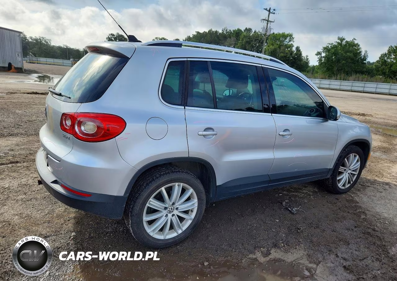 2011 Volkswagen Tiguan S VIN:WVGAV7AX0BW568643 - 3