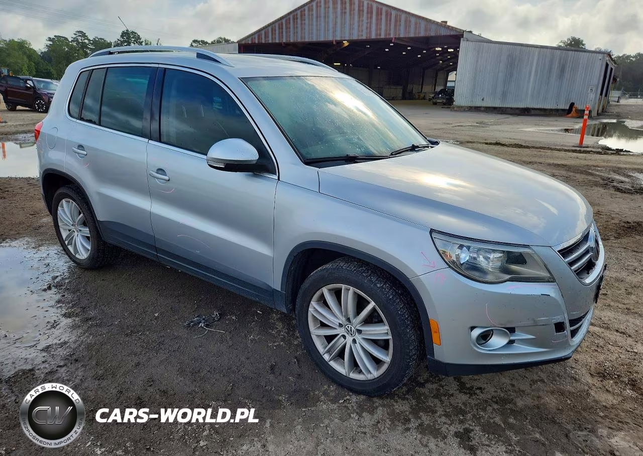 2011 Volkswagen Tiguan S VIN:WVGAV7AX0BW568643 - 4