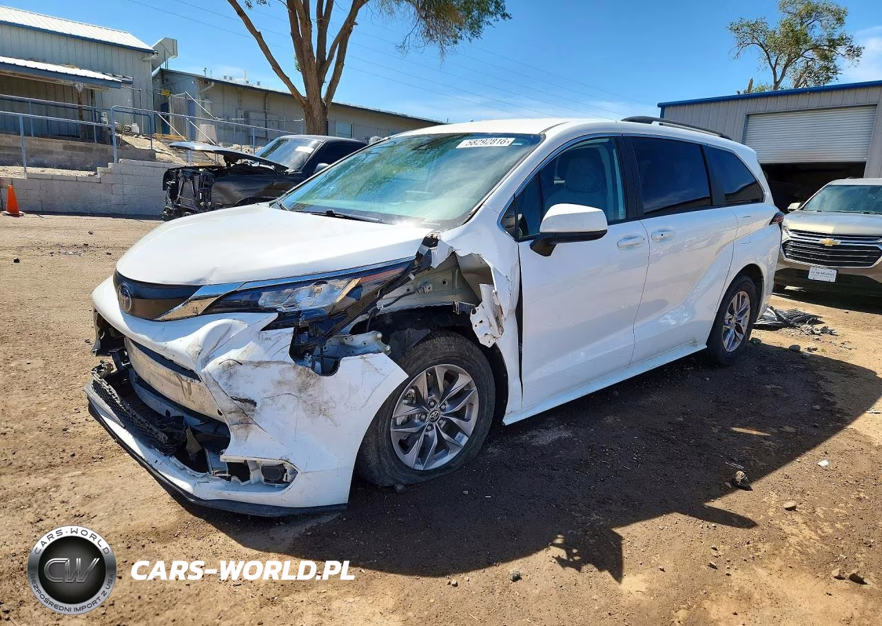 2023 Toyota Sienna Le – zdjęcie 1 z 13