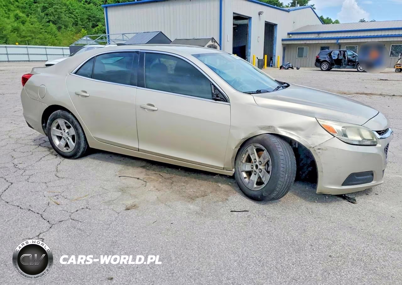 2015 Chevrolet Malibu Ls VIN:1G11B5SL2FF117841 - 4