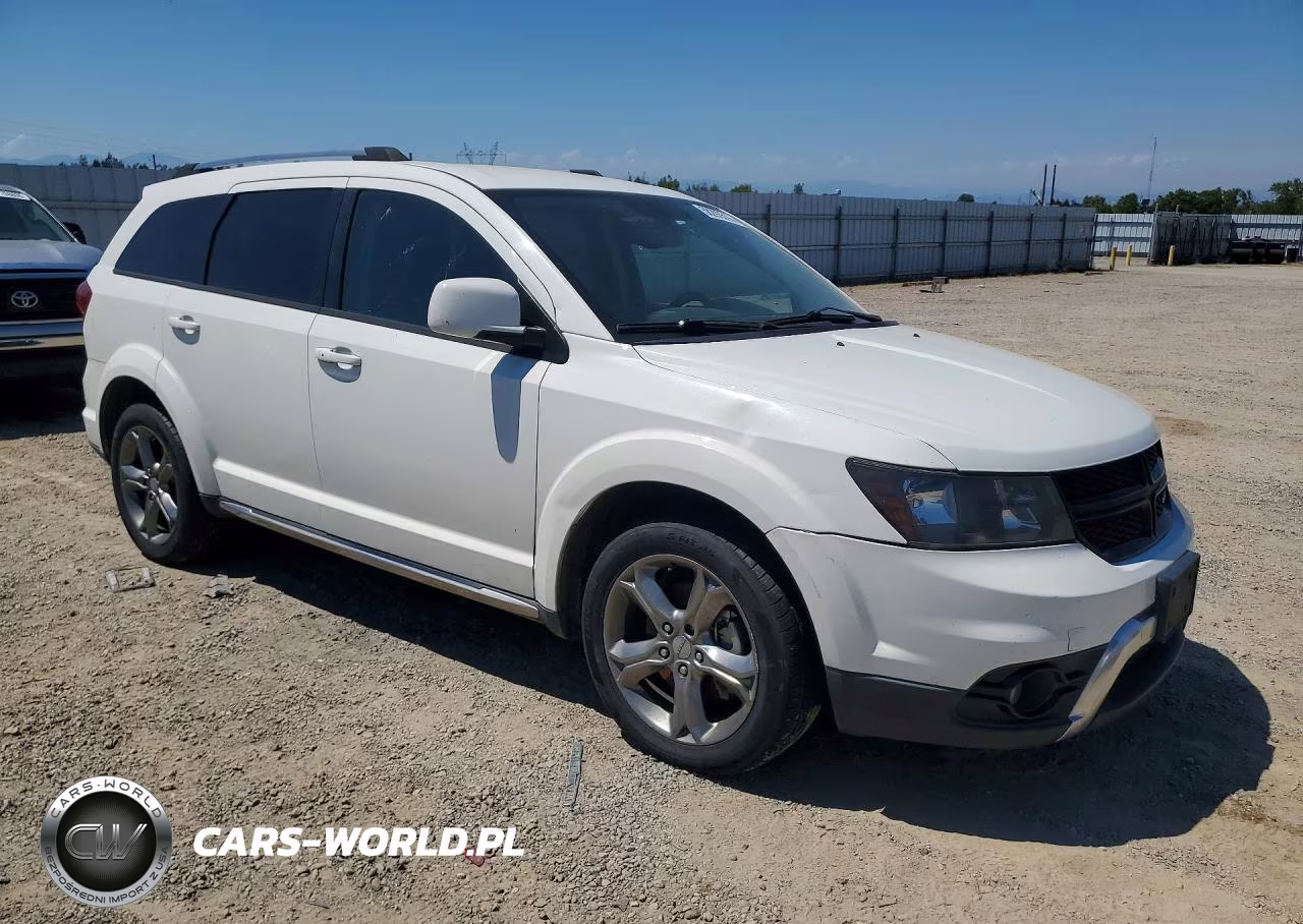 2017 Dodge Journey Crossroad VIN:3C4PDCGGXHT594781 - 4