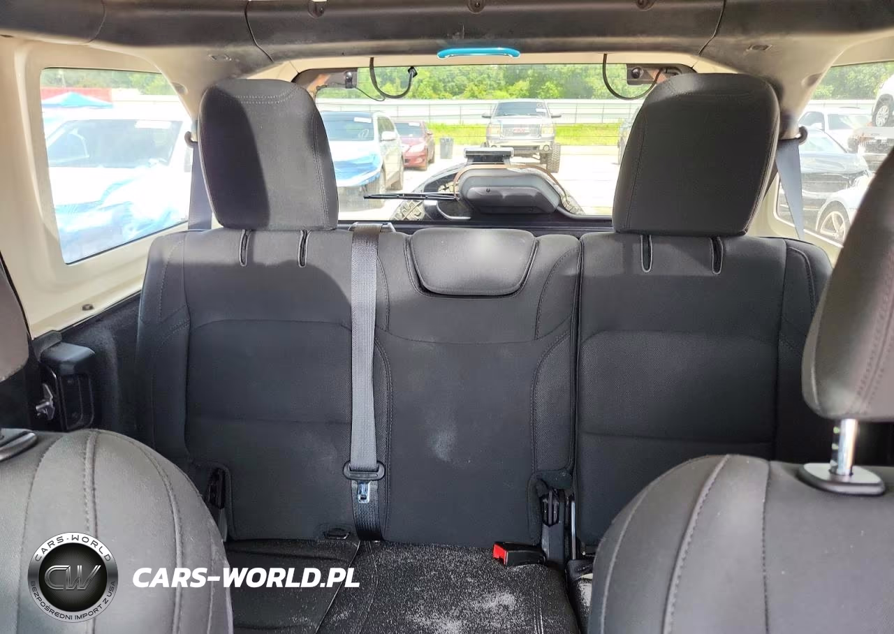 2019 Jeep Wrangler Unlimited Sport VIN:1C4HJXDN8KW638060 - 10