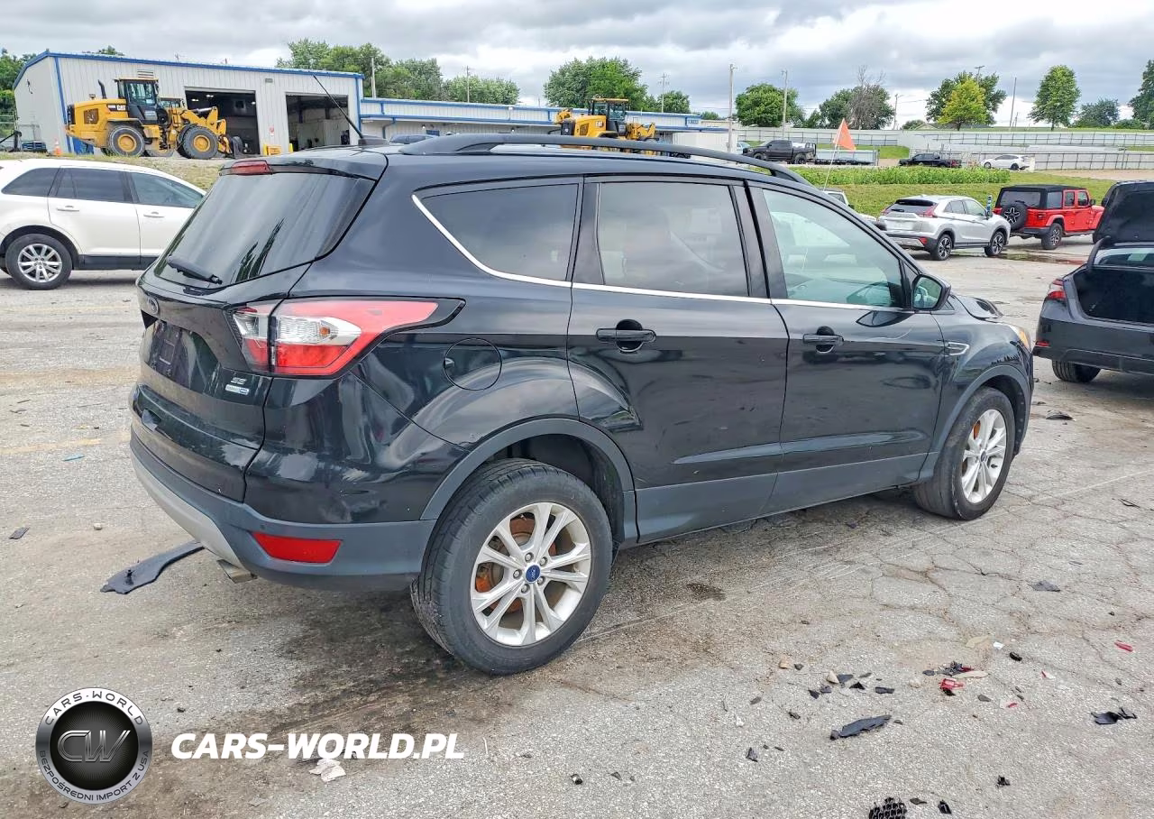2018 Ford Escape Se VIN:1FMCU9GD5JUB63649 - 3