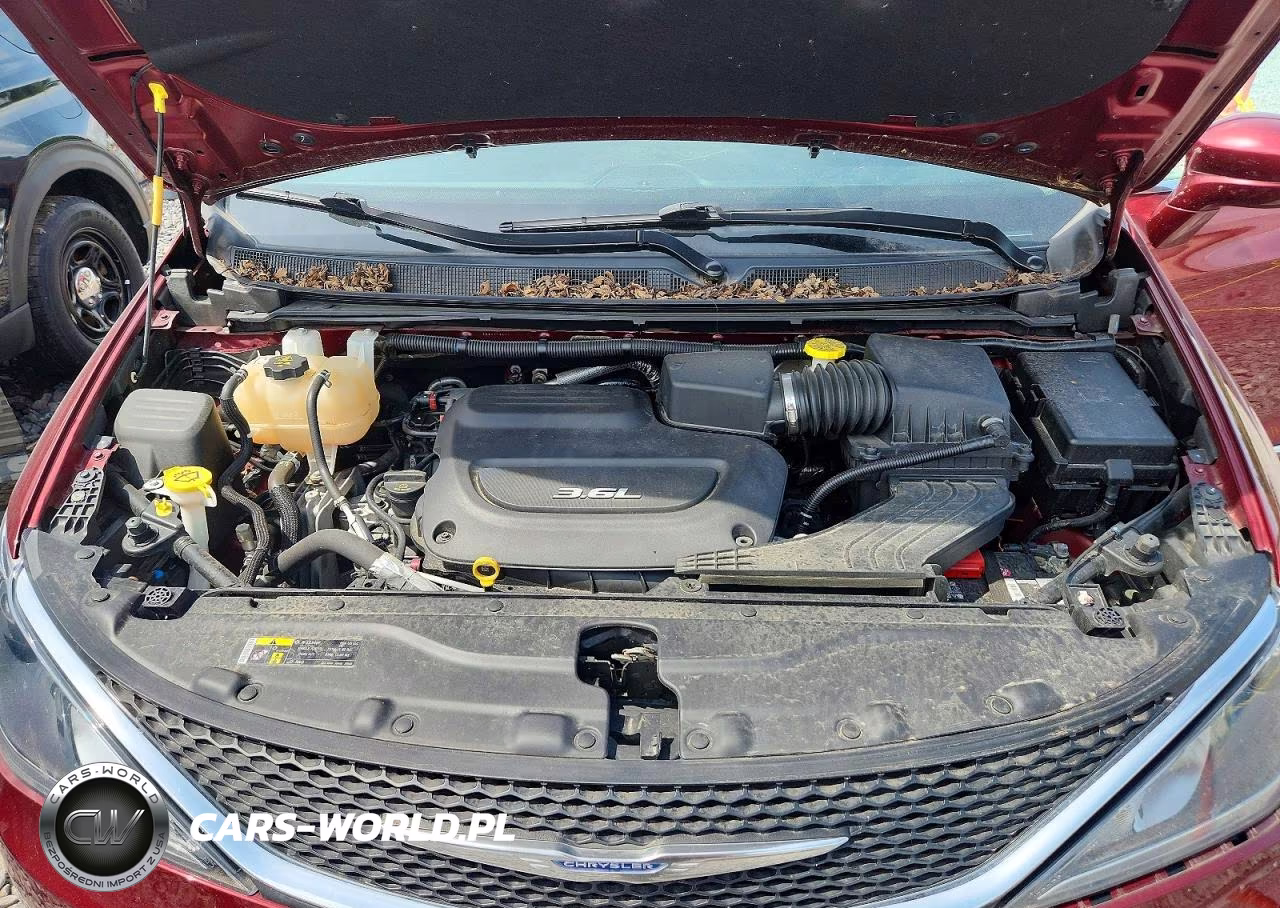 2017 Chrysler Pacifica Touring L VIN:2C4RC1BGXHR588120 - 12