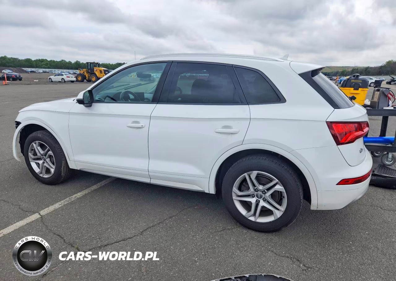 2018 Audi Q5 Premium VIN:WA1ANAFY6J2156942 - 2