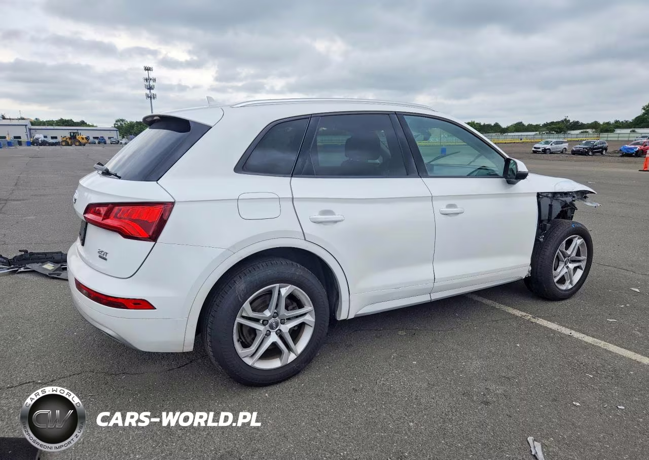 2018 Audi Q5 Premium VIN:WA1ANAFY6J2156942 - 3