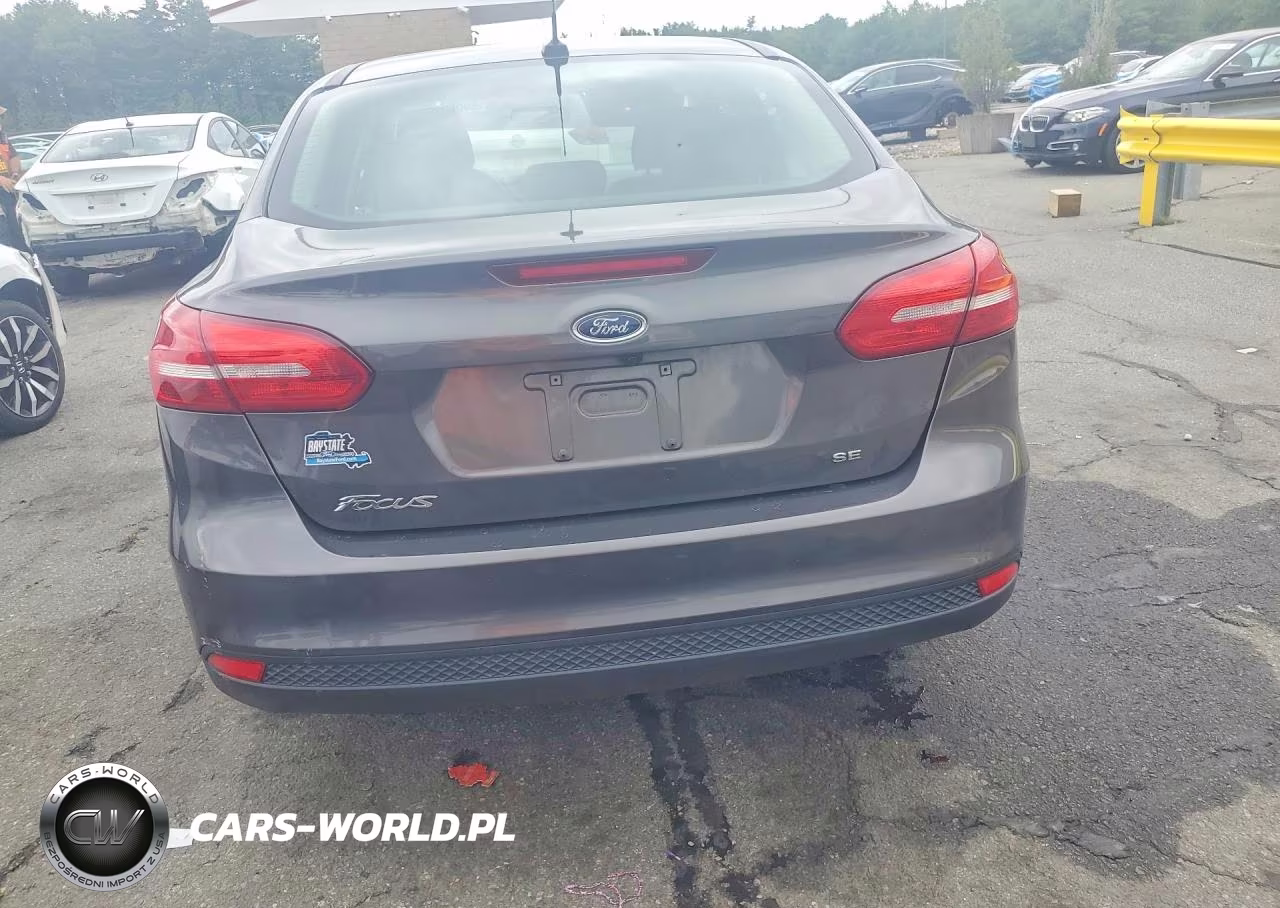 2018 Ford Focus Se VIN:1FADP3F25JL213779 - 6