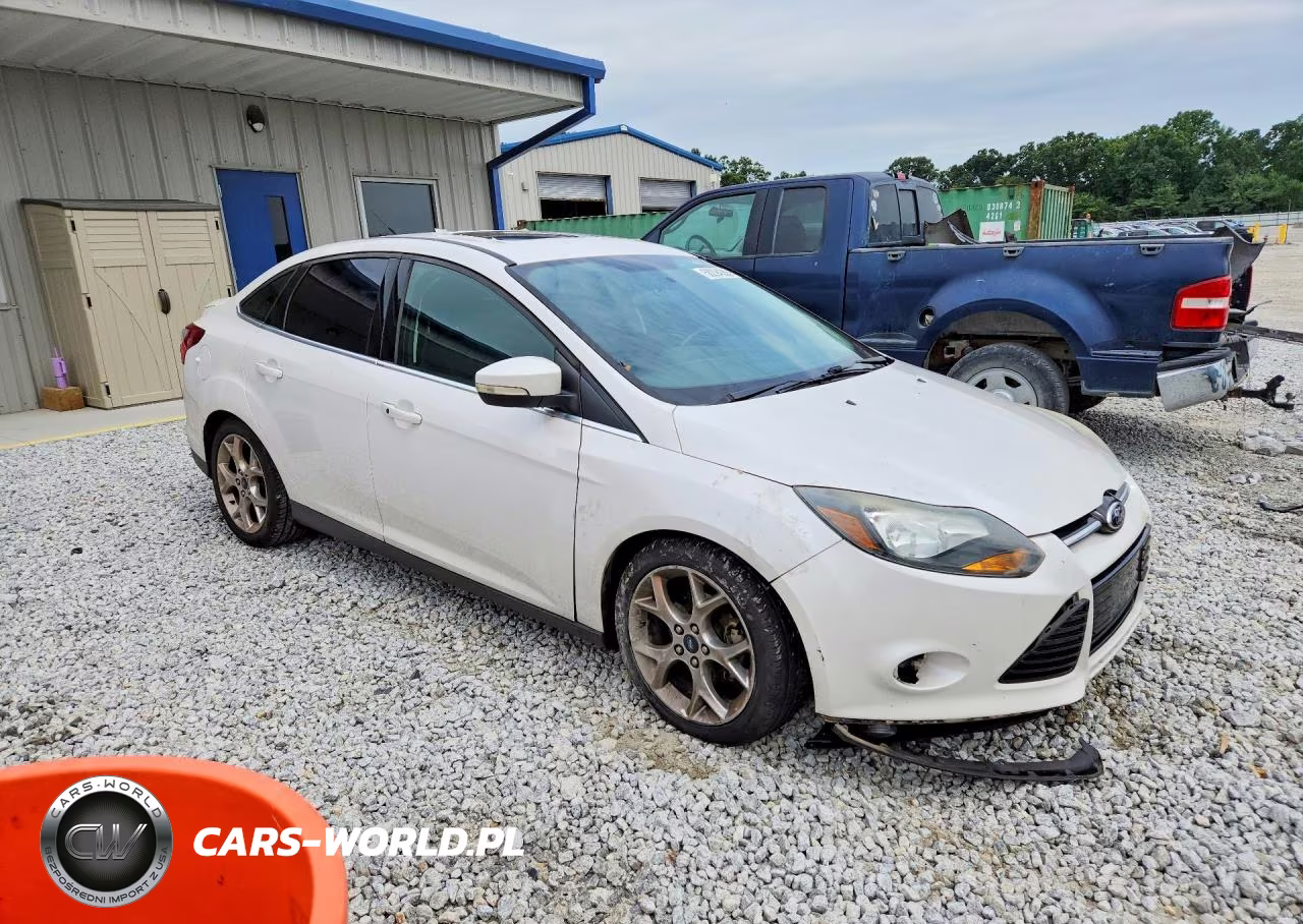 2014 Ford Focus Titanium VIN:1FADP3J25EL292027 - 4