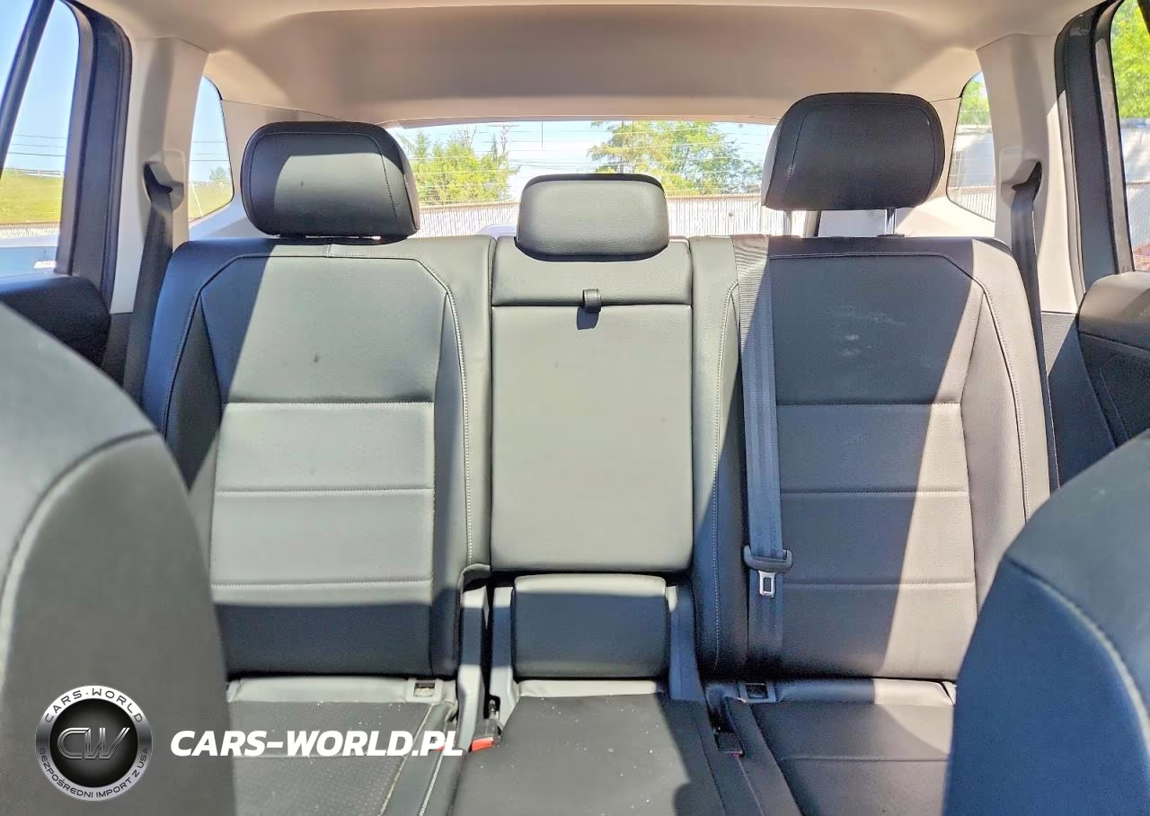 2018 Volkswagen Tiguan Se VIN:3VV2B7AX2JM200479 - 10