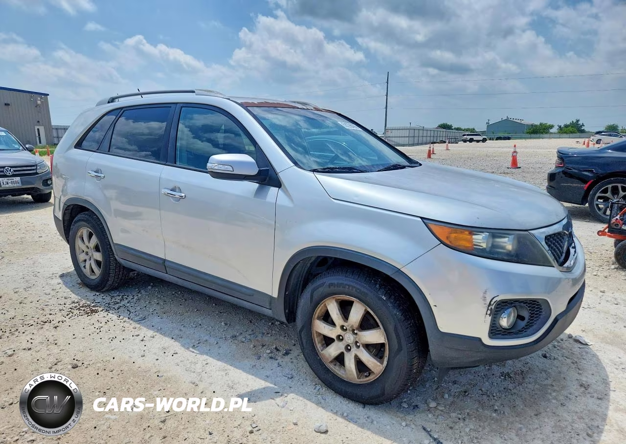 2013 Kia Sorento Lx VIN:5XYKT3A63DG364577 - 4