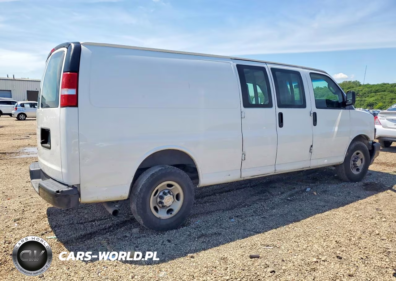 2020 Chevrolet Express G2500 VIN:1GCWGBFG2L1155699 - 3