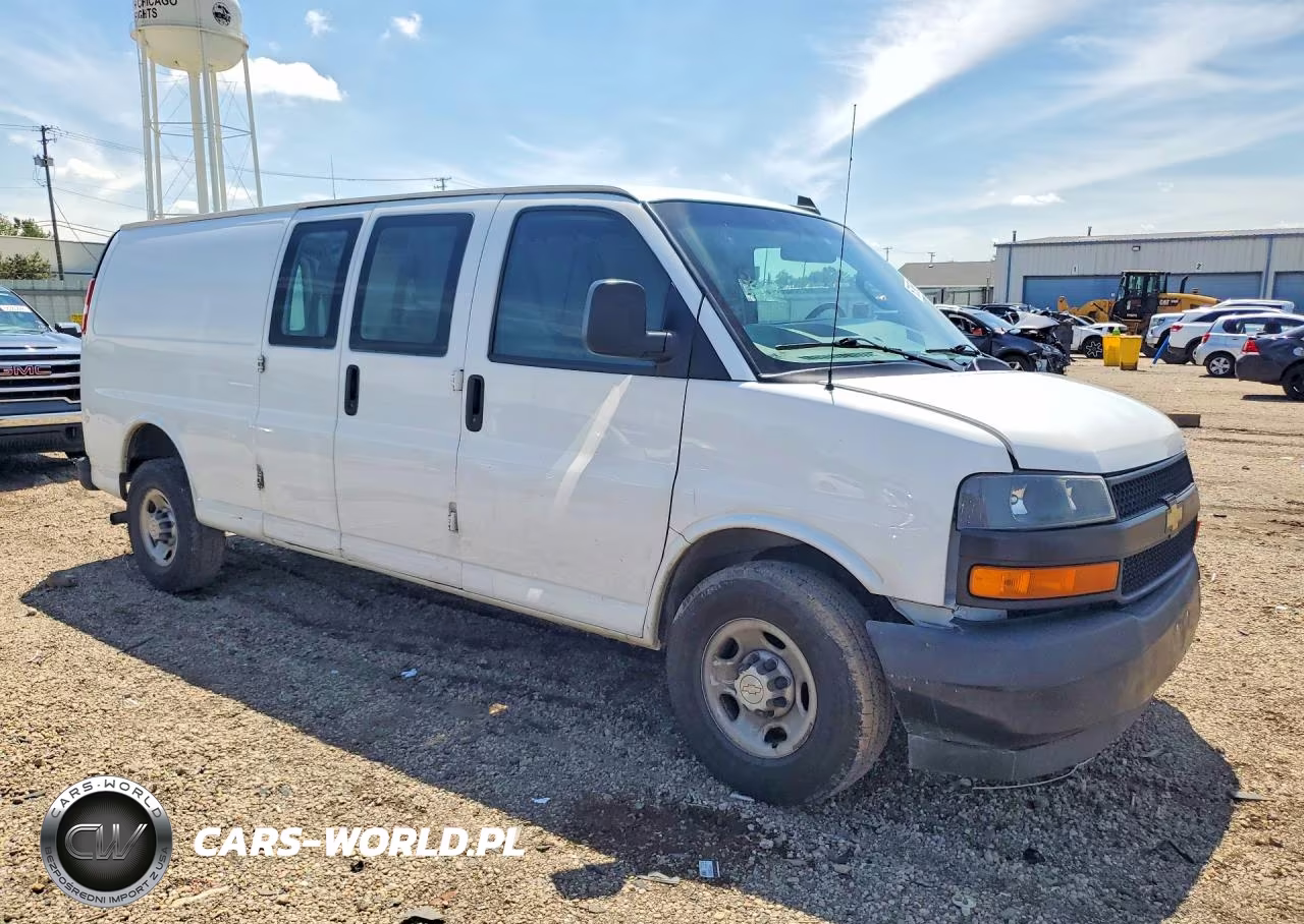 2020 Chevrolet Express G2500 VIN:1GCWGBFG2L1155699 - 4