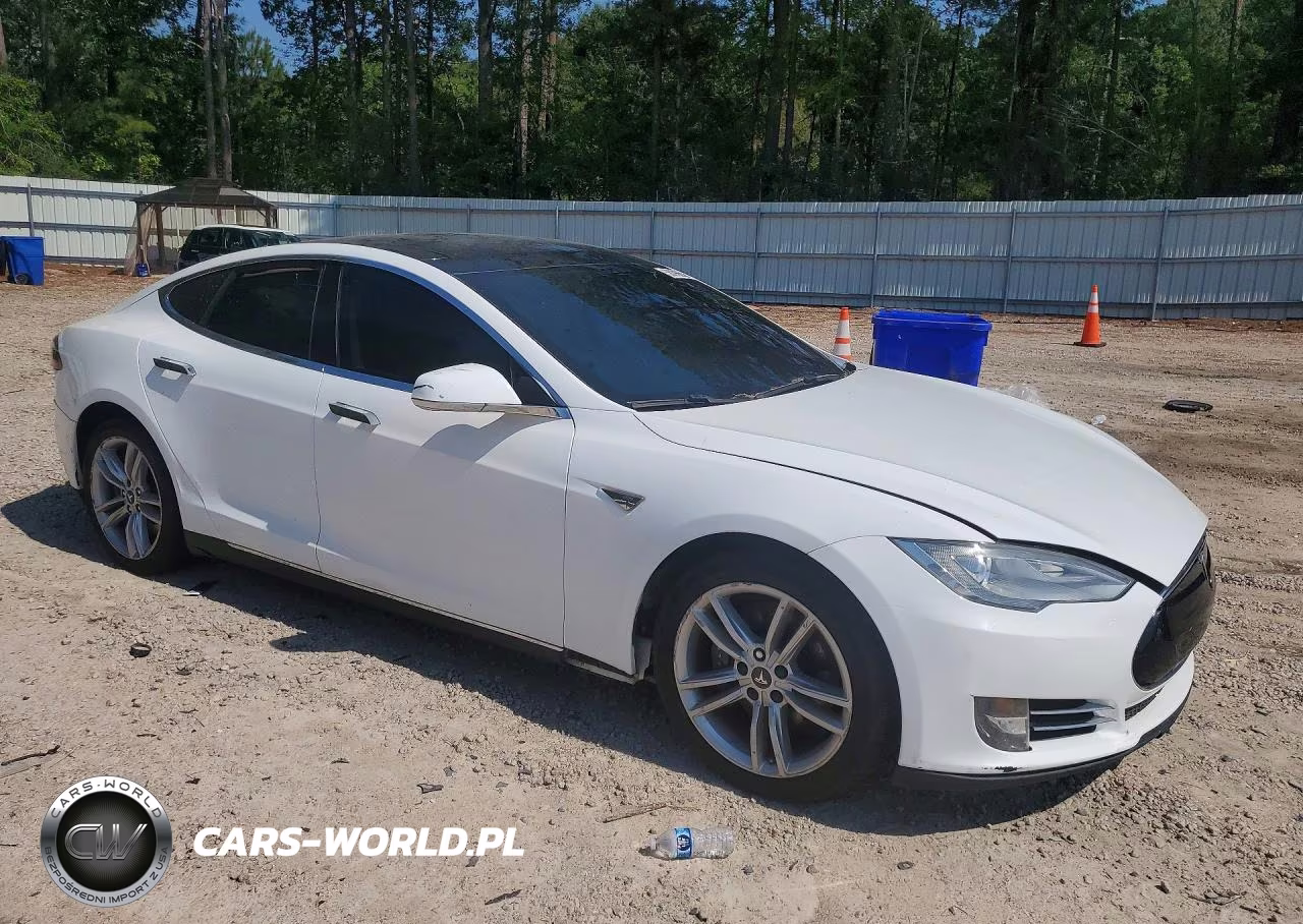 2013 Tesla Model S VIN:5YJSA1AC0DFP10947 - 4