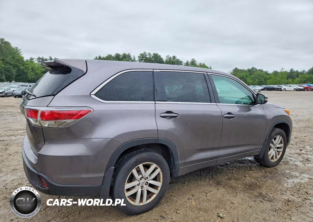 2015 Toyota Highlander Le VIN:5TDBKRFH6FS175346 - 3